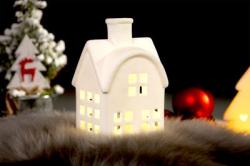 Dekorcia MagicHome, Domek, LED, biely, porceln, 8,7x7,3x15,3 cm